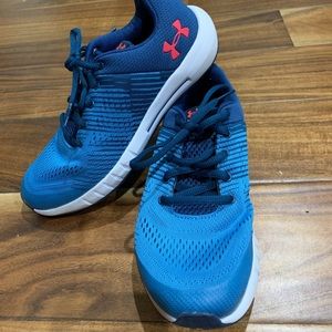 Boys size 3 Under Armour shoes